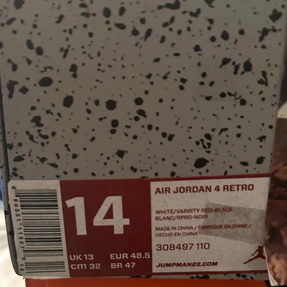 Air Jordan 4 Retro White, black and Red Sneakers - Picture 6 of 8